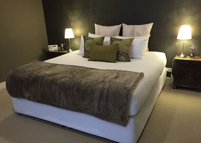 Lilies Luxury Retreats