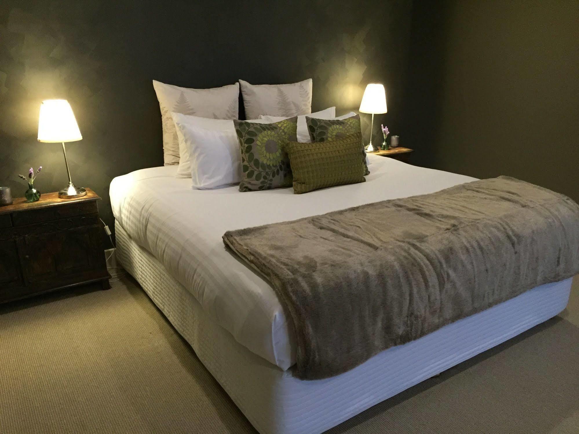 Lilies Luxury Retreats *